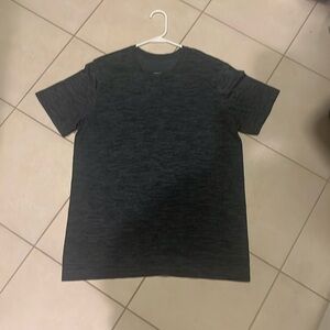 Lululemon men’s shirt (large) get outside get sweaty like new breathable active